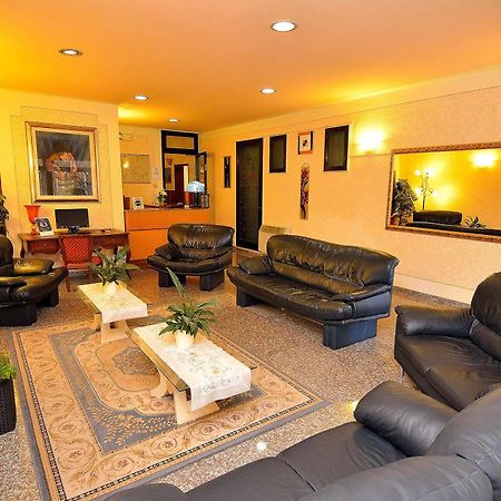 Hotel Amba Alagi Marghera Bagian luar foto