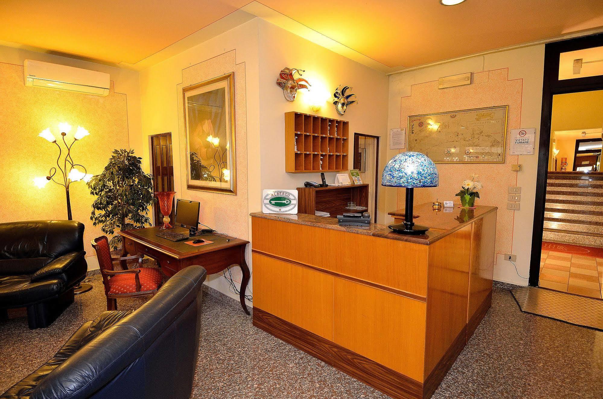 Hotel Amba Alagi Marghera Bagian luar foto