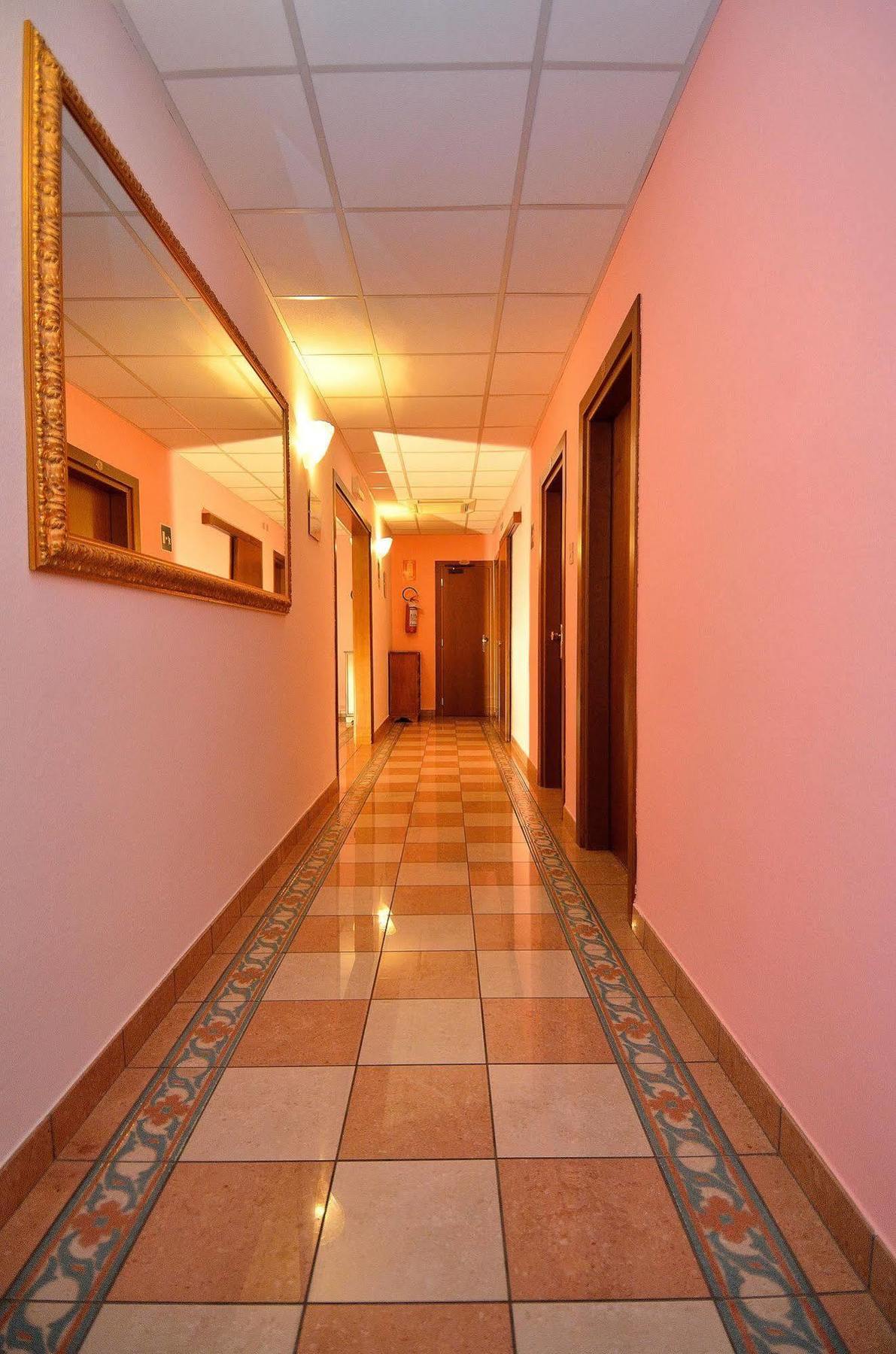 Hotel Amba Alagi Marghera Bagian luar foto
